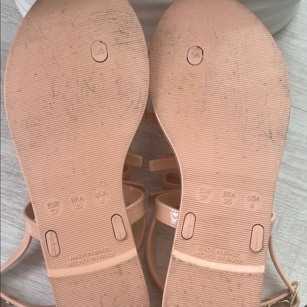 Stuart Weitzman Women's Nude Sandals - Picture 11 of 11
